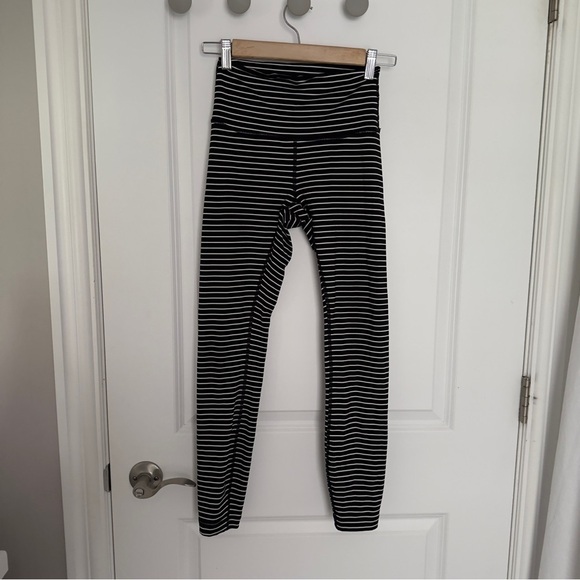 Lululemon Wunder Under High-Rise Tight 25" *Luxtreme
Parallel size 4 - Picture 6 of 10